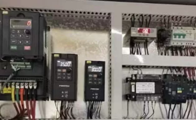 Đặc điểm chính của máy rửa kính