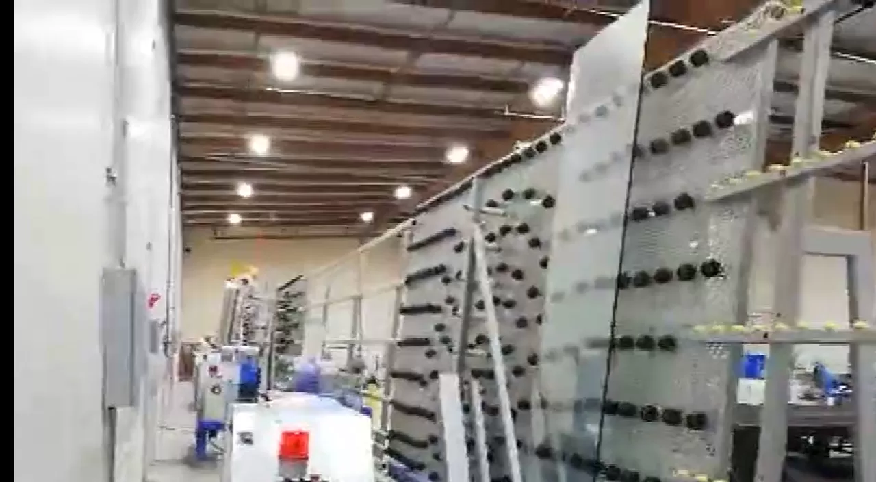 Hiseng dây chuyền sản xuất máy viền kính thẳng tại Mỹ